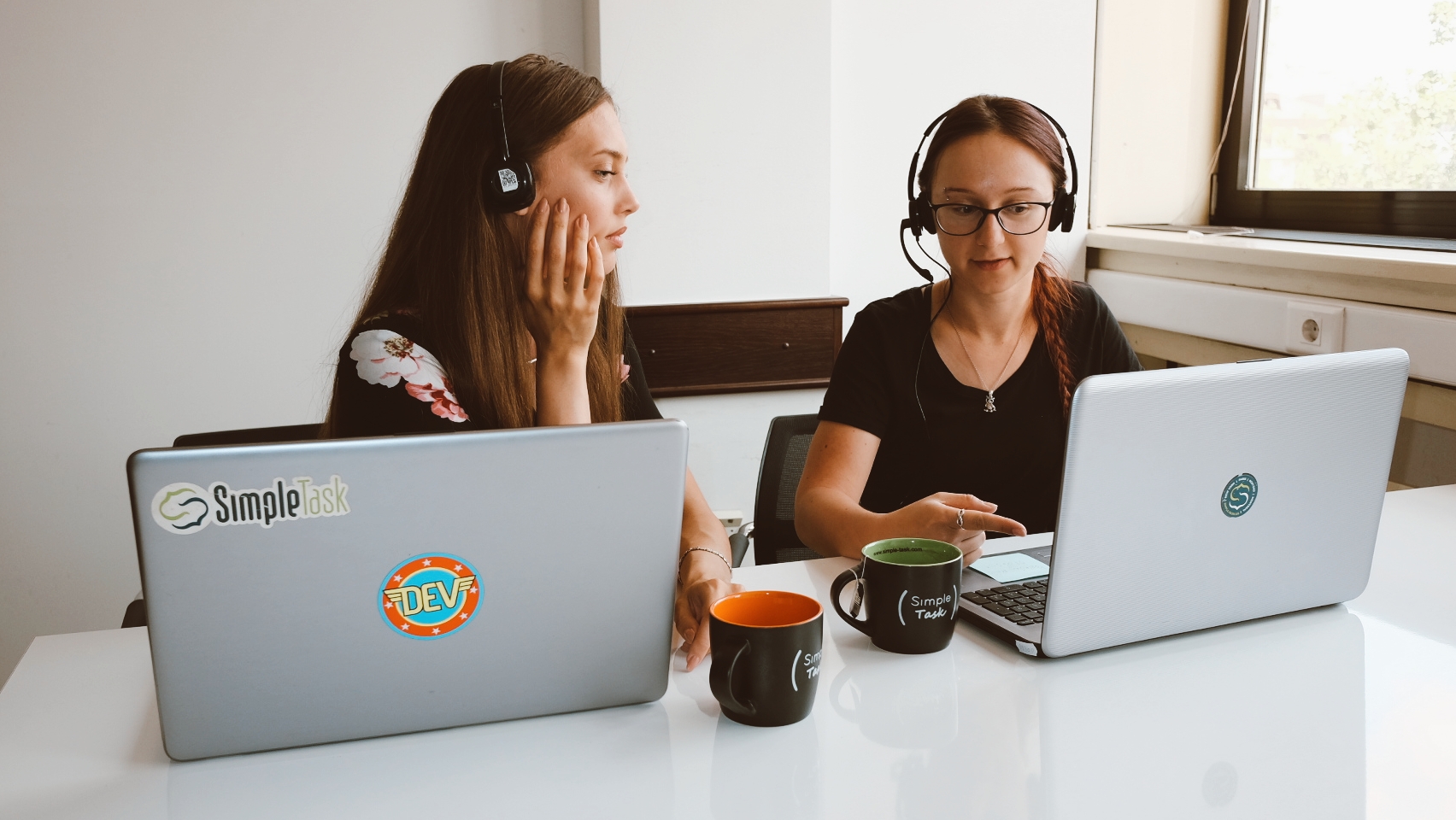 Simple-task-martech-dev-female Simple-task-martech-dev-female